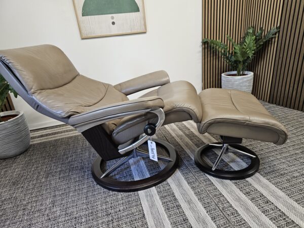 Stressless View Signature lenestol med krakk