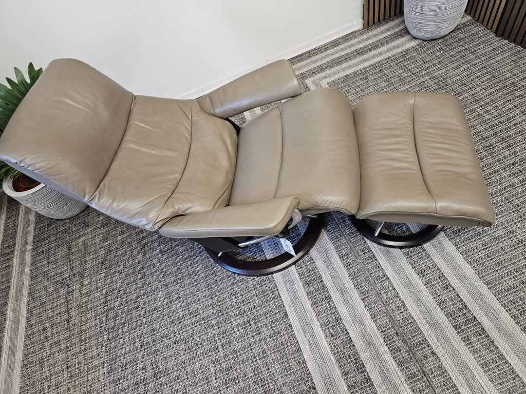 Stressless View Signature lenestol med krakk