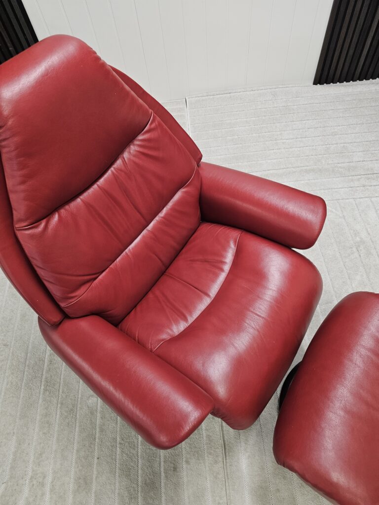 Stressless Voyager lenestol med krakk