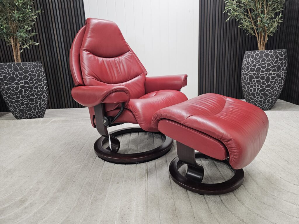 Stressless Voyager lenestol med krakk