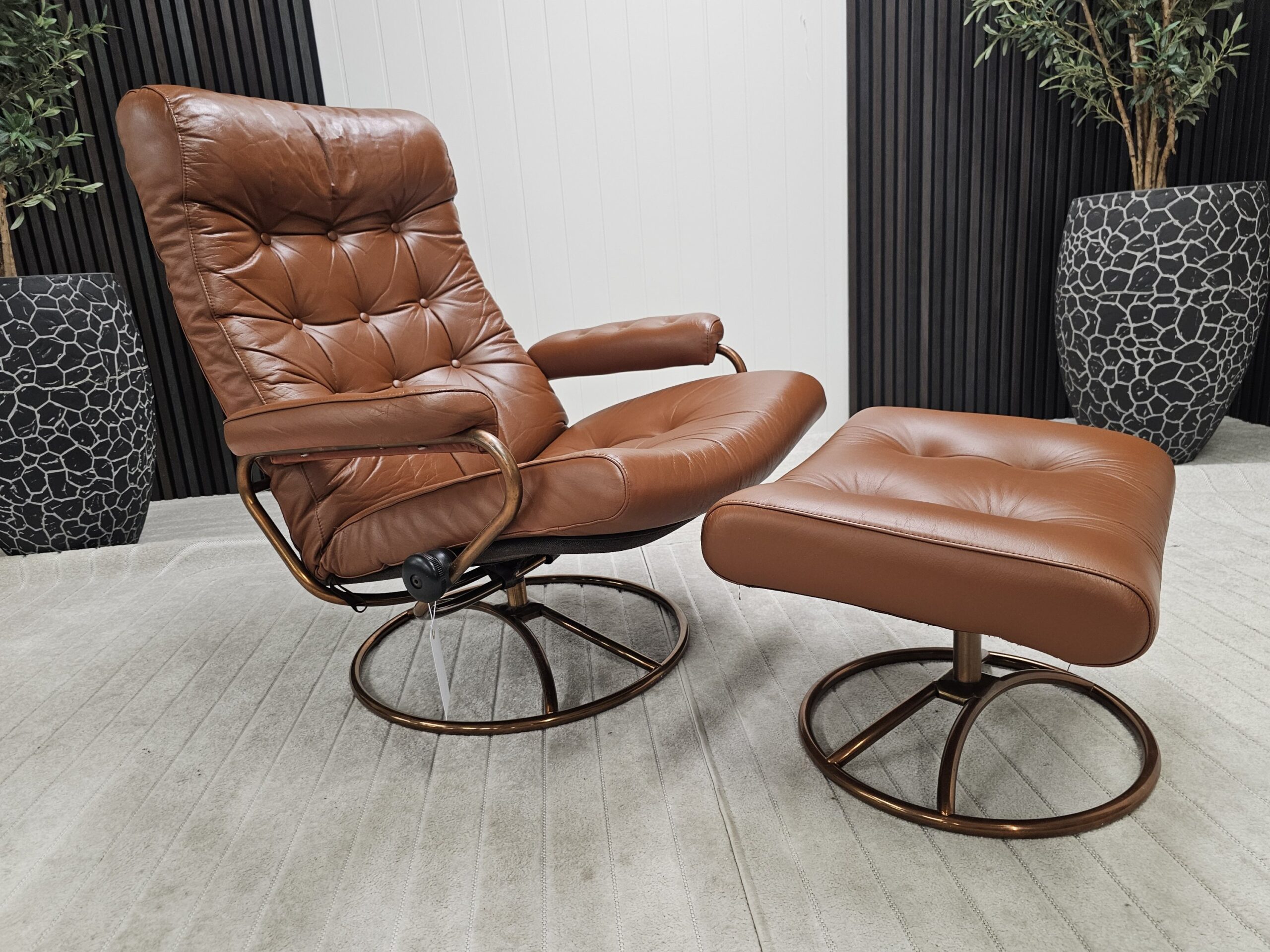 Ikonisk Stressless Original 1974 lenestol med krakk fra Ekornes - Bilde 1