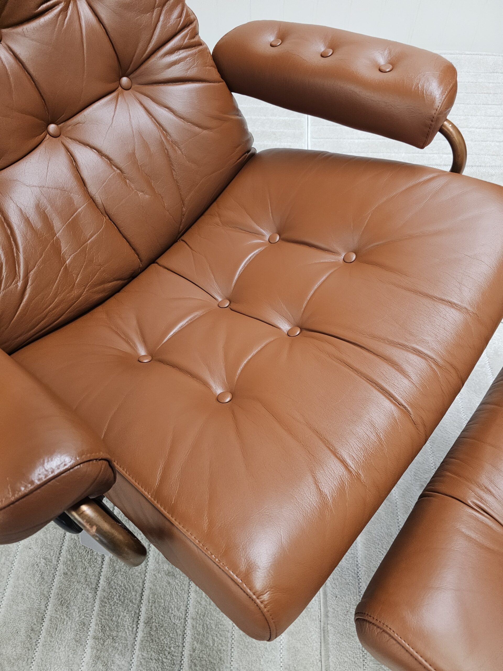 Ikonisk Stressless Original 1974 lenestol med krakk fra Ekornes - Bilde 15