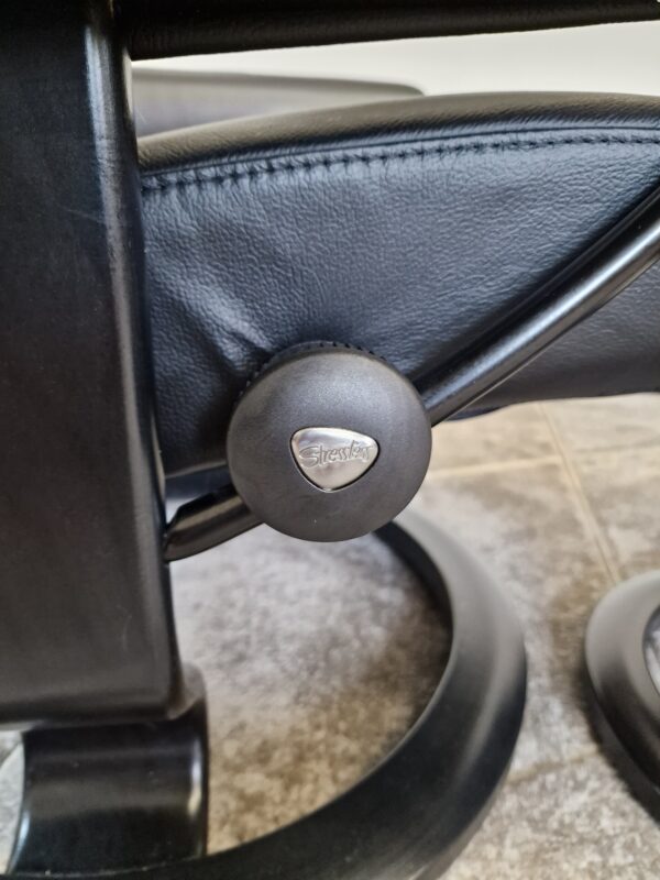 Stressless® Wing lenestol med krakk