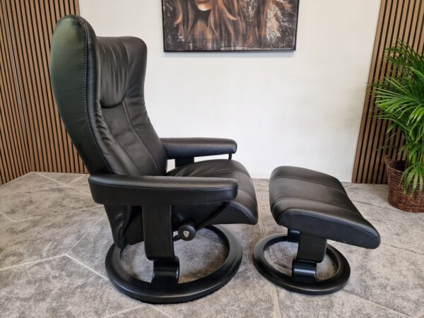 Stressless® Wing lenestol med krakk