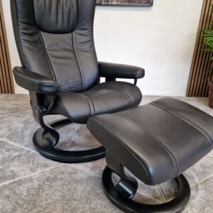Stressless® Wing lenestol med krakk - Bilde 1