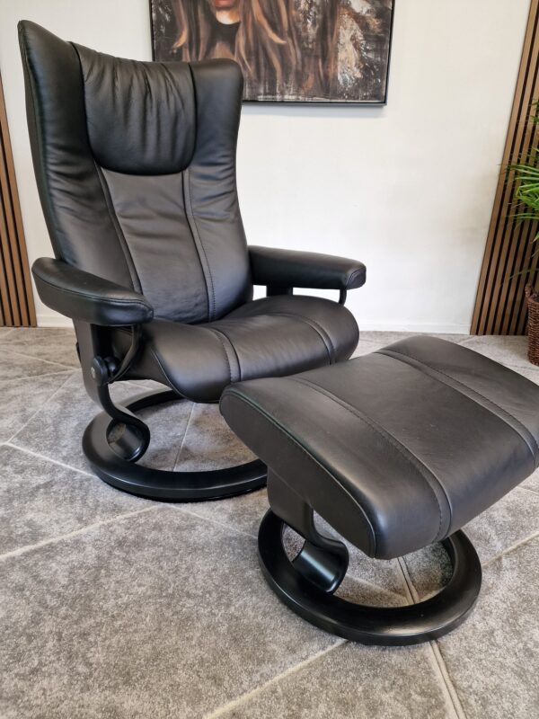 Stressless® Wing lenestol med krakk