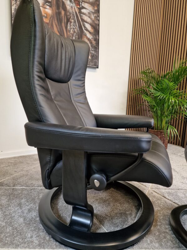 Stressless® Wing lenestol med krakk
