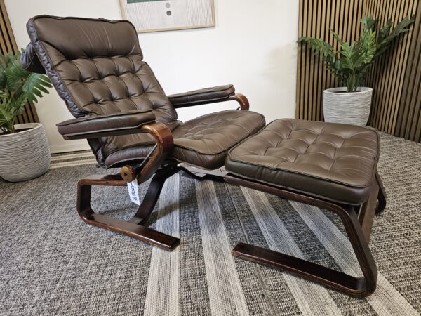 Ikonisk Stressless® Globe lenestol med krakk fra Ekornes