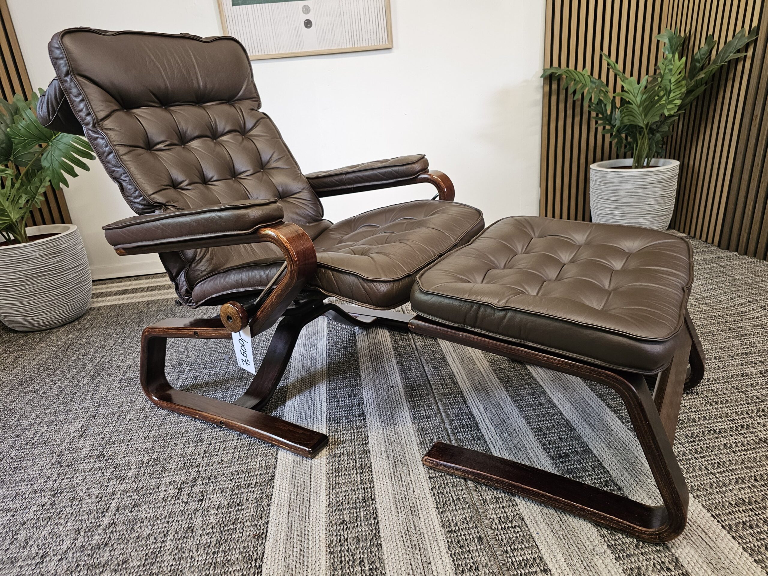 Ikonisk Stressless® Globe lenestol med krakk fra Ekornes