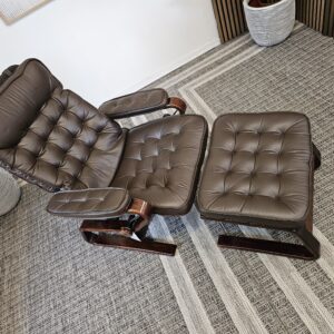 Ikonisk Stressless® Globe lenestol med krakk fra Ekornes - Bilde 12