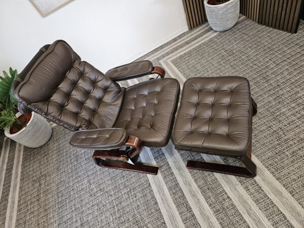 Ikonisk Stressless® Globe lenestol med krakk fra Ekornes