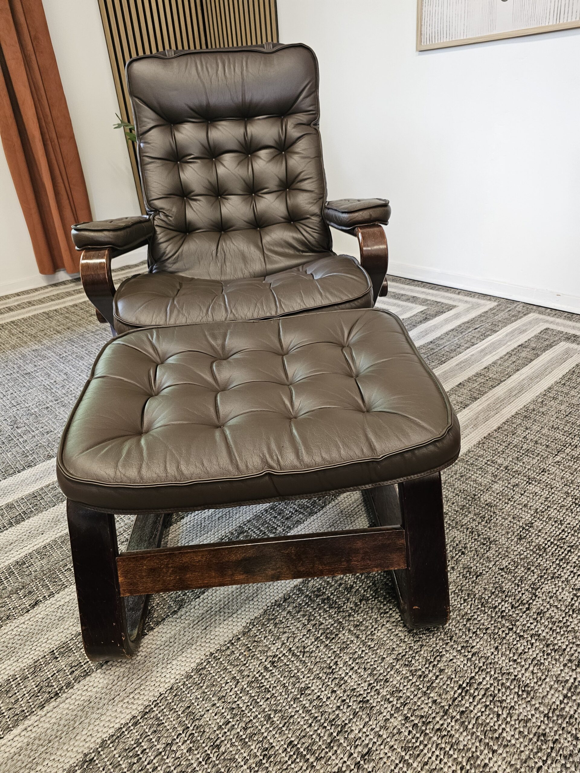 Ikonisk Stressless® Globe lenestol med krakk fra Ekornes - Bilde 20