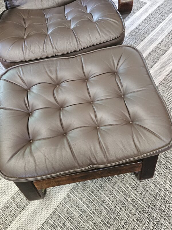 Ikonisk Stressless® Globe lenestol med krakk fra Ekornes