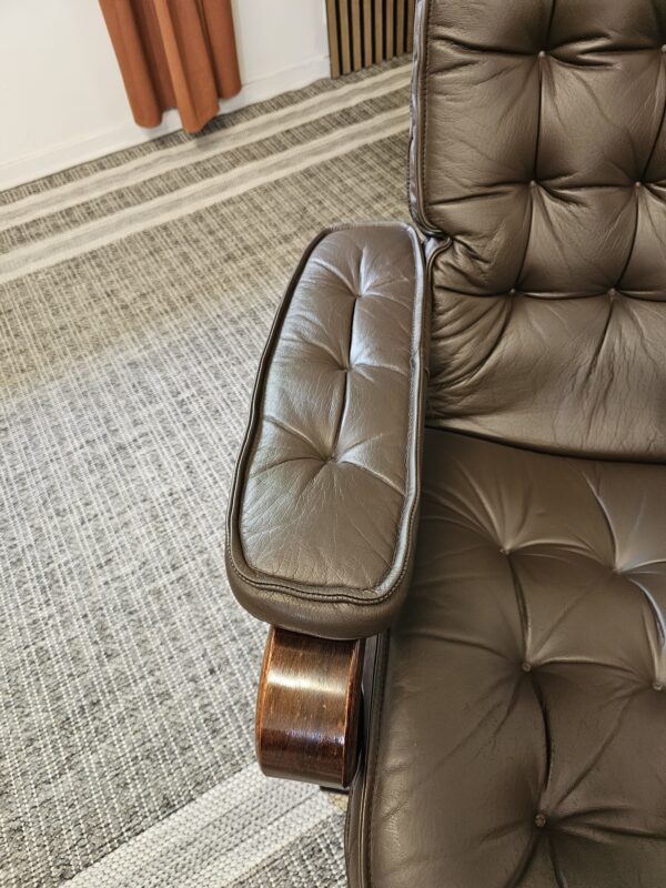 Ikonisk Stressless® Globe lenestol med krakk fra Ekornes