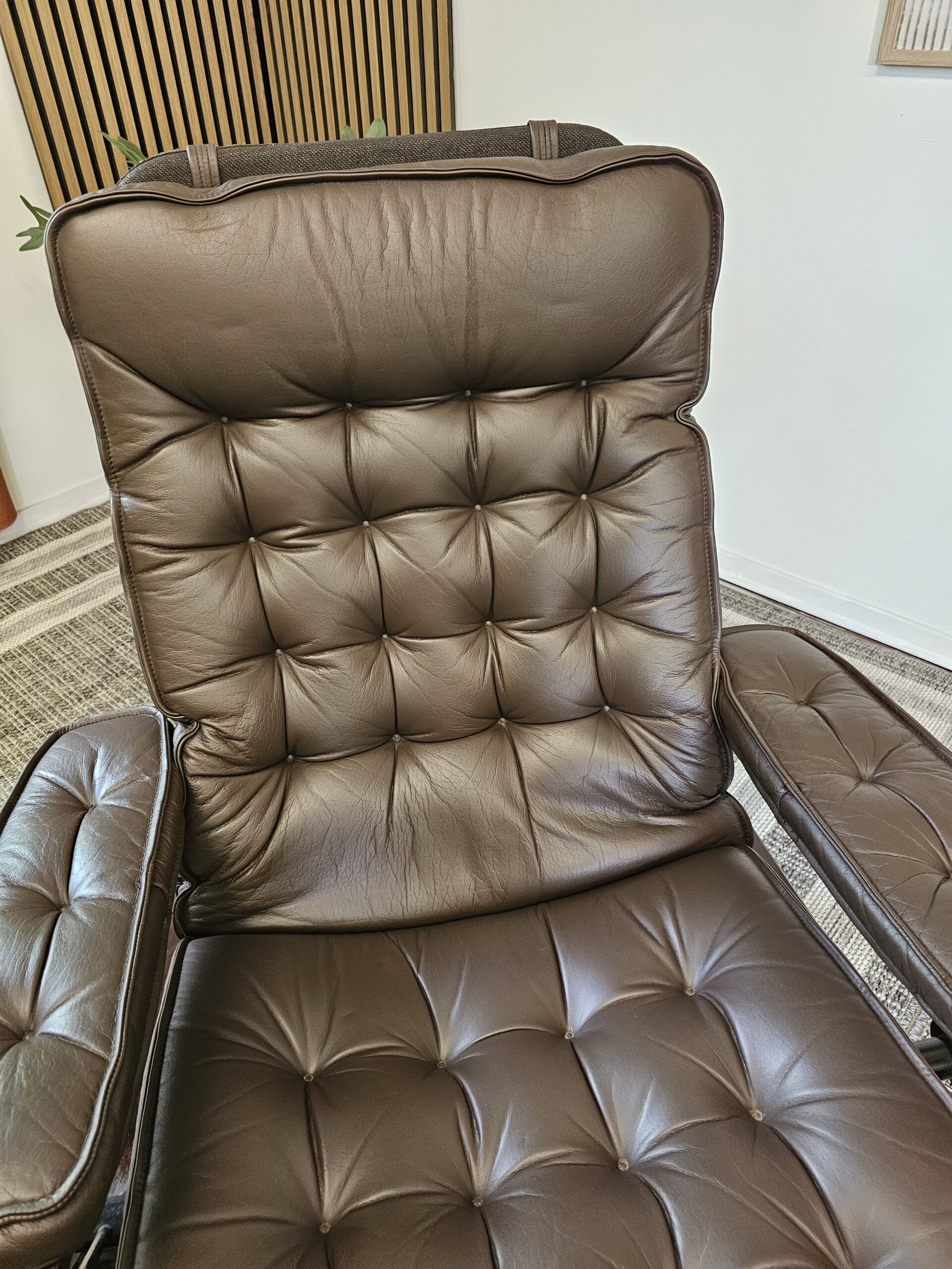 Ikonisk Stressless® Globe lenestol med krakk fra Ekornes - Bilde 11