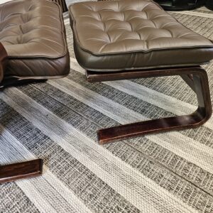 Ikonisk Stressless® Globe lenestol med krakk fra Ekornes - Bilde 6