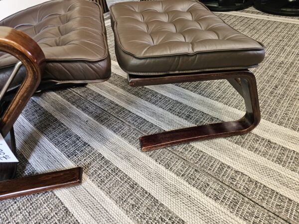 Ikonisk Stressless® Globe lenestol med krakk fra Ekornes