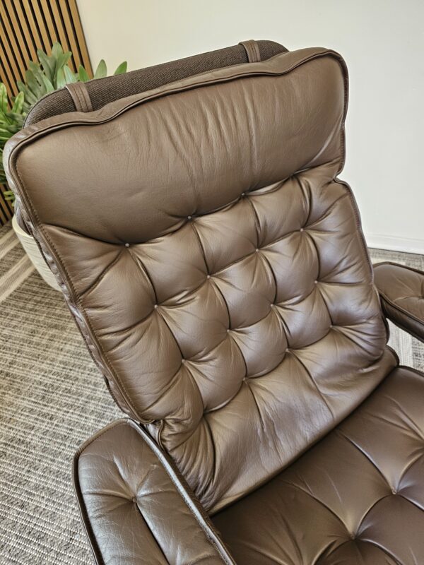 Ikonisk Stressless® Globe lenestol med krakk fra Ekornes