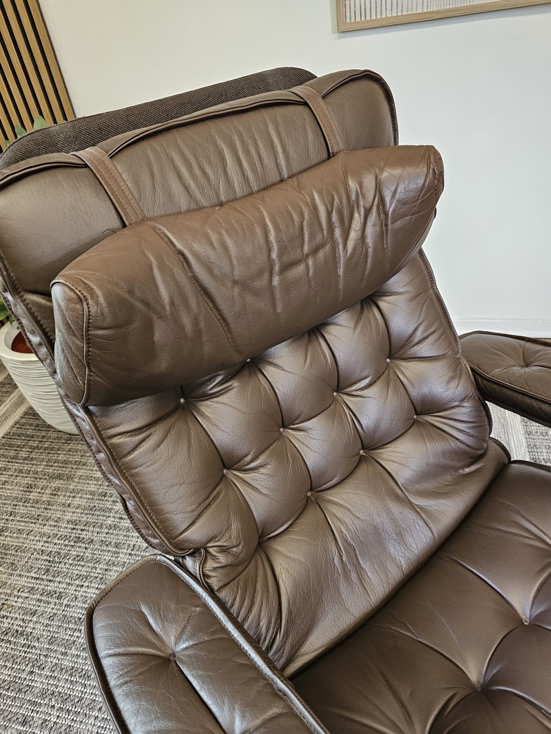Ikonisk Stressless® Globe lenestol med krakk fra Ekornes - Bilde 7