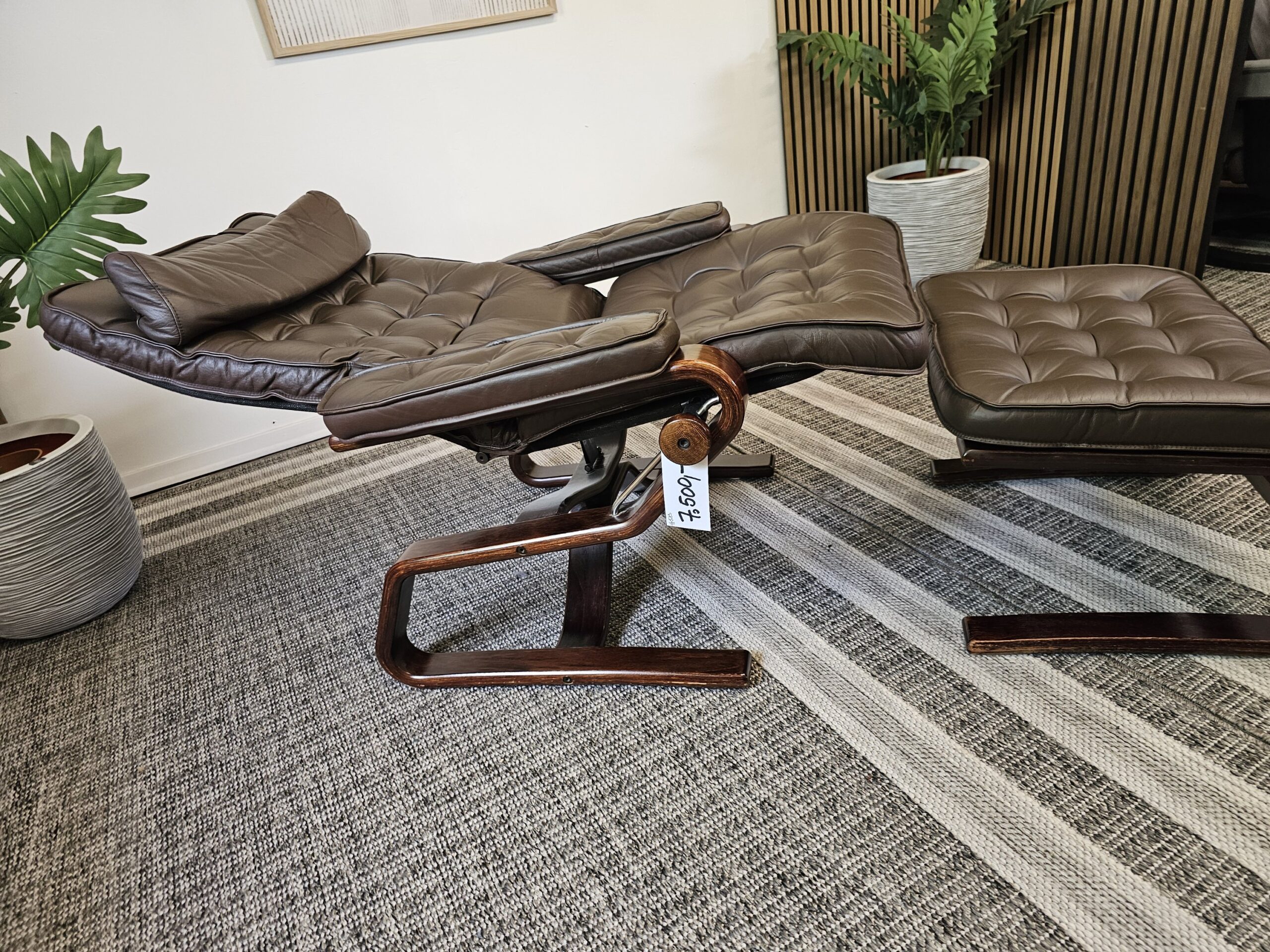 Ikonisk Stressless® Globe lenestol med krakk fra Ekornes - Bilde 4