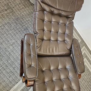 Ikonisk Stressless® Globe lenestol med krakk fra Ekornes - Bilde 5