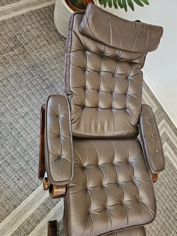 Ikonisk Stressless® Globe lenestol med krakk fra Ekornes