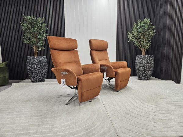 2 stk. Conform Master lenestoler med integrert fothviler