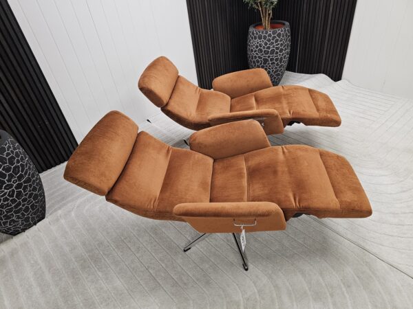 2 stk. Conform Master lenestoler med integrert fothviler