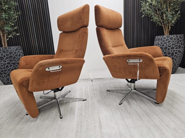 2 stk. Conform Master lenestoler med integrert fothviler