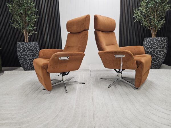 2 stk. Conform Master lenestoler med integrert fothviler