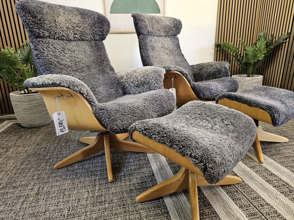 2 stk. Conform Timeout lenestoler med krakk