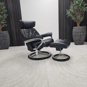 Stressless® Skyline Signature lenestol med krakk - Bilde 3