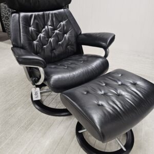 Stressless® Skyline Signature lenestol med krakk - Bilde 12