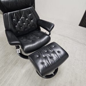 Stressless® Skyline Signature lenestol med krakk - Bilde 4