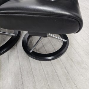 Stressless® Skyline Signature lenestol med krakk - Bilde 11