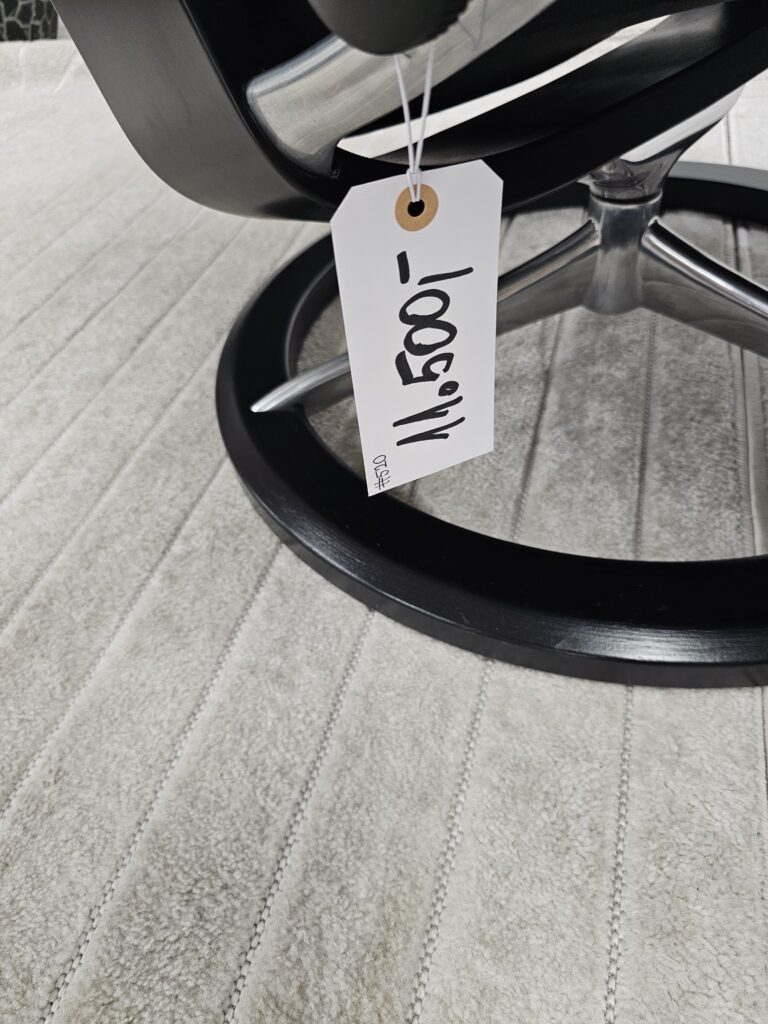 Stressless® Skyline Signature lenestol med krakk