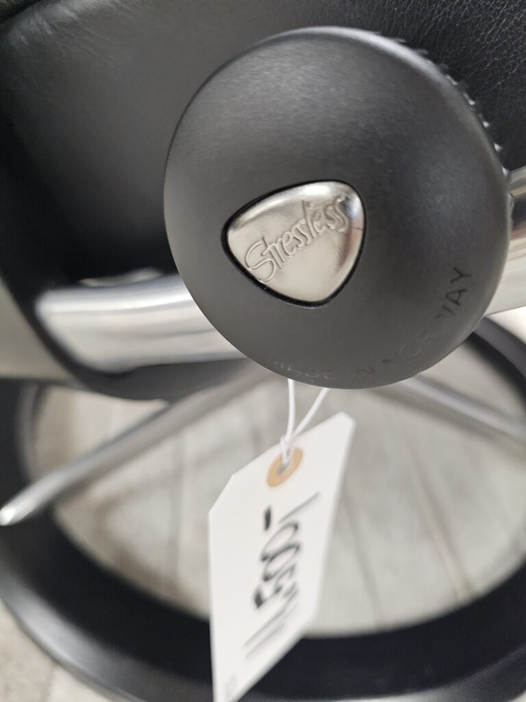 Stressless® Skyline Signature lenestol med krakk