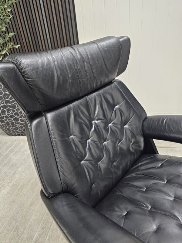 Stressless® Skyline Signature lenestol med krakk