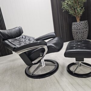 Stressless® Skyline Signature lenestol med krakk - Bilde 10