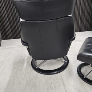 Stressless® Skyline Signature lenestol med krakk - Bilde 9