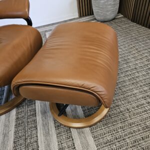 Stressless® Aura Signature lenestol med krakk - Bilde 7