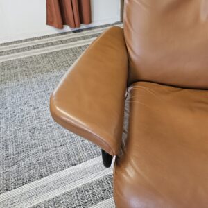 Stressless® Aura Signature lenestol med krakk - Bilde 9