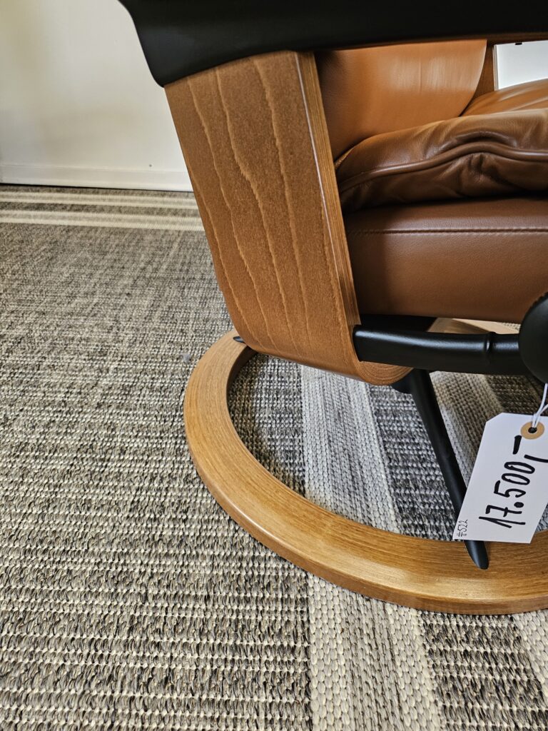 Stressless® Aura Signature lenestol med krakk
