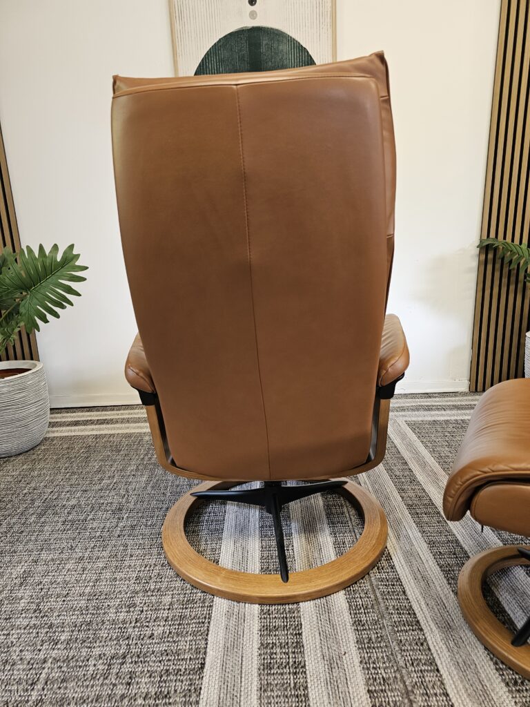 Stressless® Aura Signature lenestol med krakk