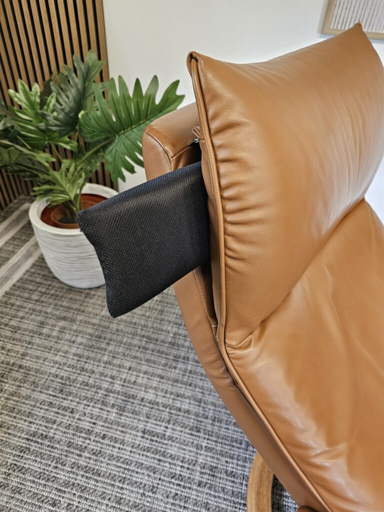 Stressless® Aura Signature lenestol med krakk