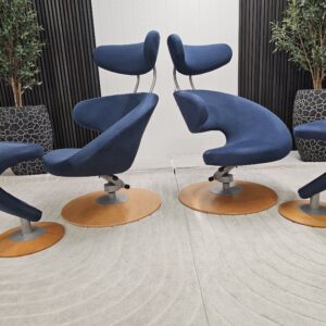 2 stk. Variér Peel lenestoler med krakk