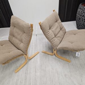 2 stk. Siesta Classic lenestoler i Teddy-stoff og eik - Bilde 8