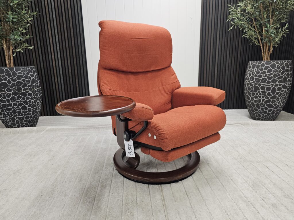 Stressless® Capri elektrisk lenestol med integrert fothviler og kaffebord