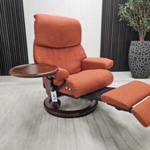 Stressless® Capri elektrisk lenestol med integrert fothviler og kaffebord - Bilde 2