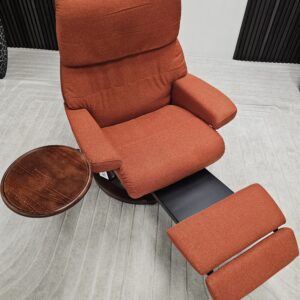 Stressless® Capri elektrisk lenestol med integrert fothviler og kaffebord - Bilde 9